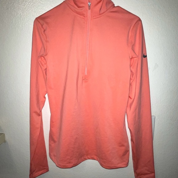 NWT NIKE SPORTS SHIRT SIZE M - Picture 2 of 14